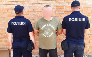 На Київщині фермер відкрив вогонь по спецтехніці приватних виконавців