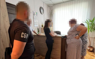 Незаконно виплатили премій на 923 000 грн: повідомлено про підозру працівникам Служби автодоріг