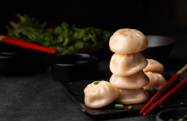 Ресторан в Китае предложил посетителям съесть 108 пельменей и не платить за них, тепер власти проверяют его на расточительство еды