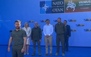 Володимир Зеленський заявив, що сьогодні у порядку денному – запрошення до НАТО