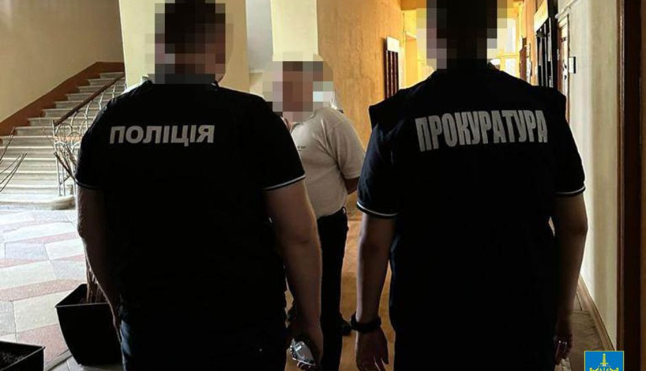 «Продавали» студентам успішну сесію: у Львові на хабарі викрито декана вишу та його заступника