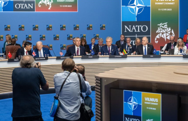 Украина должна выполнить условия для приглашения в НАТО: при чем здесь судейская добропорядочность и борьба с коррупцией