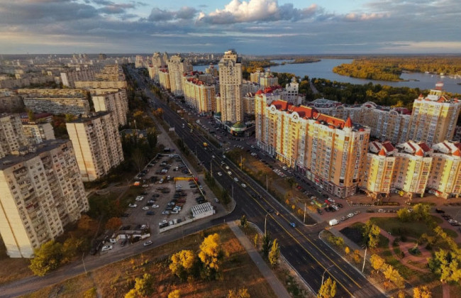 За 16 років не було збудовано обіцяний паркінг: Київській міській раді повернули земельну ділянку на Оболоні