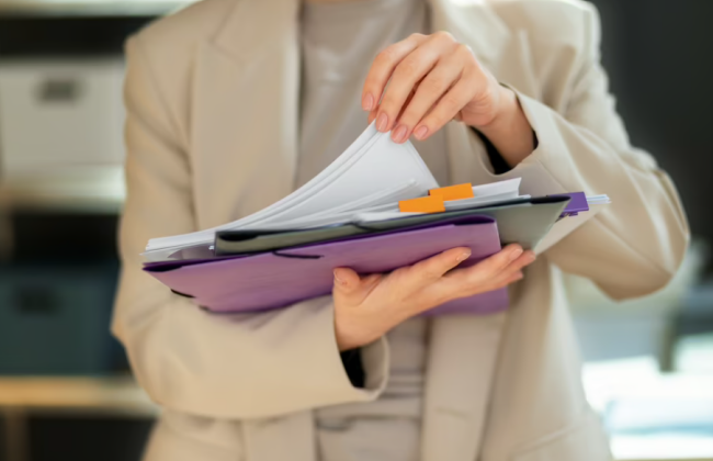 Украинцам за границей упростили доступ к услугам в сфере государственной регистрации актов гражданского состояния