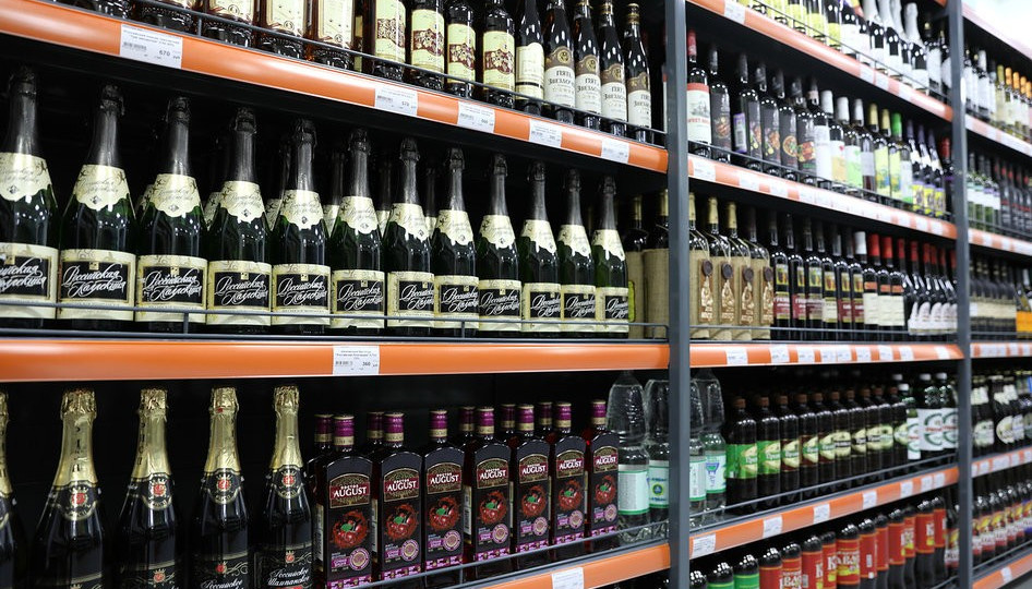 В Україні може подорожчати алкоголь: які напої зростуть в ціні найбільше