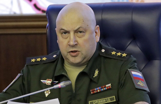 В рф после попытки мятежа задержали Суровикина и 12 офицеров, - WSJ