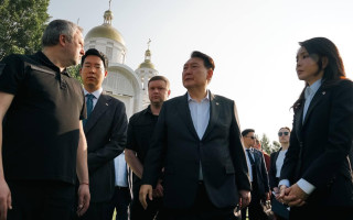 Генпрокурор Андрей Костин показал президенту Южной Кореи Юн Сок Елю Бучу, фото