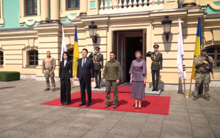 Зеленский показал видео встречи с президентом Южной Кореи