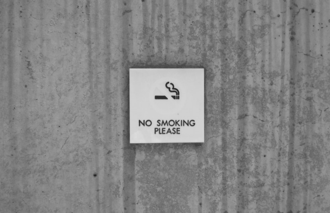 Министр здравоохранения Гонконга предложил очень необычный новый способ борьбы с курением