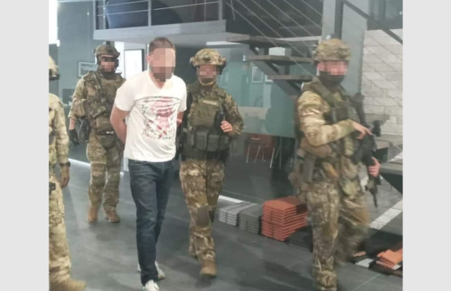 У Києві власник офісу стріляв в охоронців: є поранений, фото