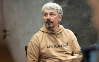 Ткаченко розповів деталі про впровадження англійської мови в кінотеатрах