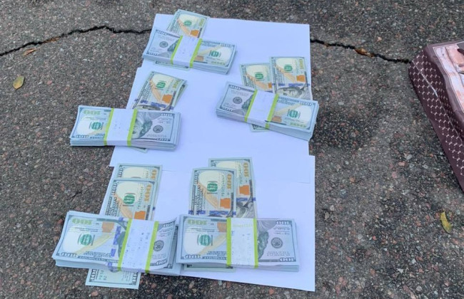 Попытка подкупа представителей антикоррупционных органов: завершено расследование в отношении адвоката и еще одного человека