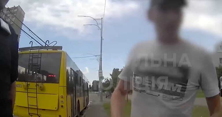 У Києві виявили водія тролейбуса, який возив людей під «кайфом»