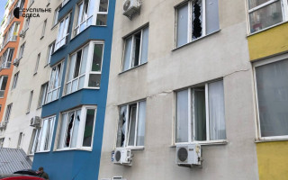 Враг ударил по портовой инфраструктуре и складам Одесчины: взрывной волной повреждены дома