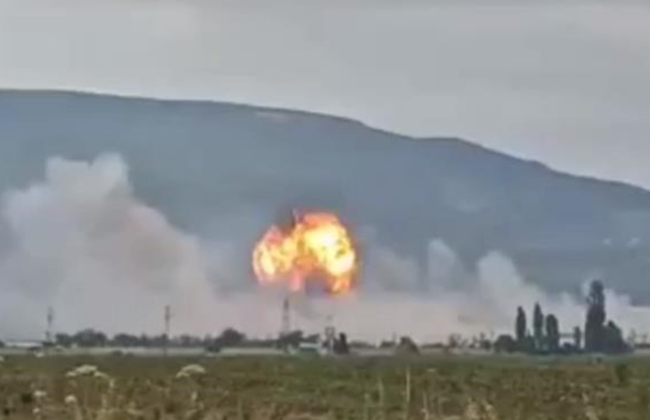 У Криму лунають вибухи на полігоні окупантів, відео