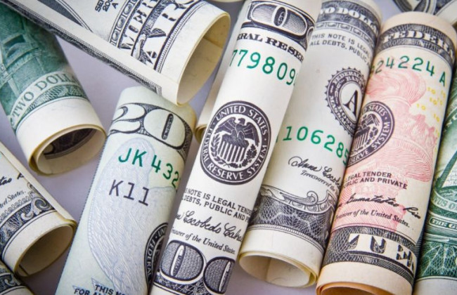 У НБУ повідомили, чи переглядатимуть офіційний курс долара