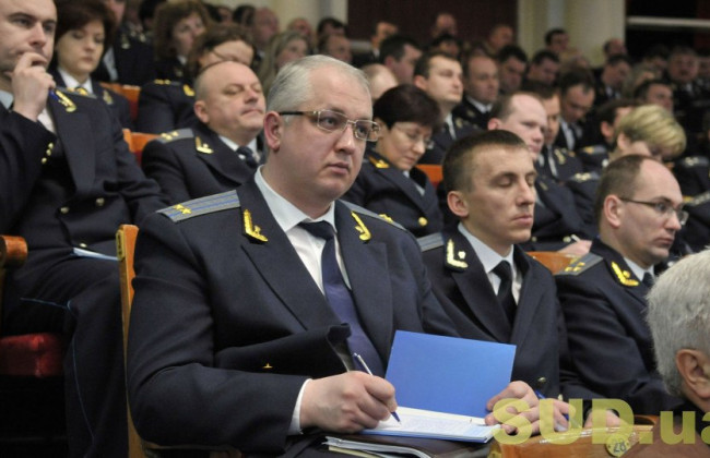 Прокурорам предлагают вернуть форму и классные чины