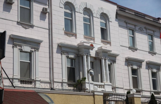 Во время обстрела Одессы рф повредила здание консульства Китая