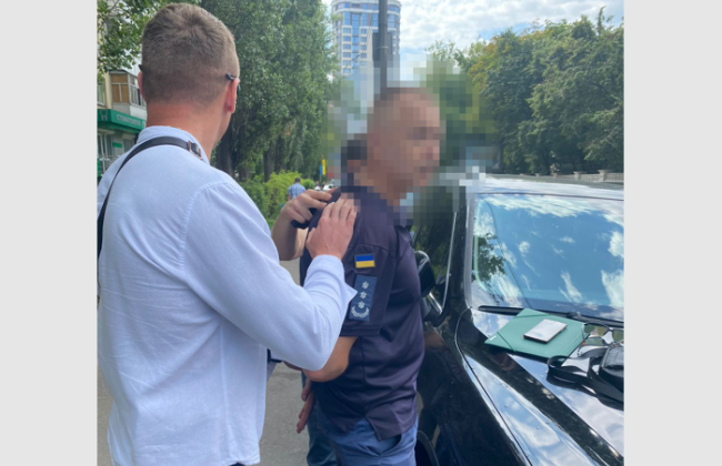 7 тисяч доларів за демобілізацію: у Службі судової охорони прокоментували затримання свого співробітника на хабарі