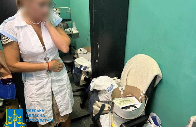 Відстрочка від мобілізації за $5000: в Одесі на хабарі викрили офтальмолога