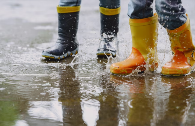 В Киеве до конца дня ожидается сильный дождь – в местах возможных подтоплений начал дежурство «Киевавтодор»