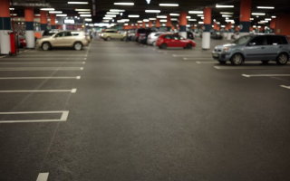 В подземном паркинге затопило автомобили из-за ливня: власти Киева объяснили, почему не будут компенсировать убытки