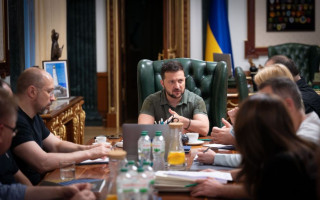 Зеленский резко отреагировал на планы продолжить блокирование экспорта украинского зерна по суше