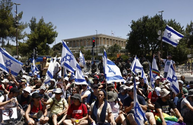 Парламент Израиля, несмотря на протесты, одобрил первую часть противоречивой судебной реформы