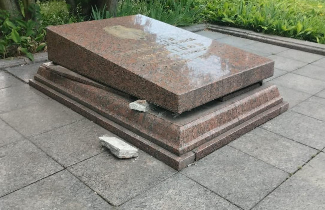 Во Львове пытались украсть прах советского разведчика Кузнецова