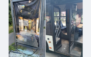 У Києві розтрощили зупинку громадського транспорту у Святошинському районі, фото