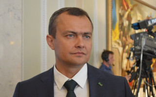 Руслан Стефанчук повідомив, що Юрій Арістов складає мандат народного депутата