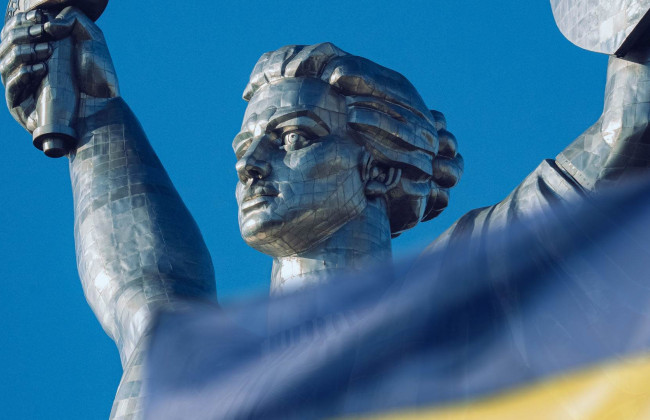 Тризуб для «Батьківщини-матері» виготовлять з європейського металу, бо український не відповідає технічним вимогам