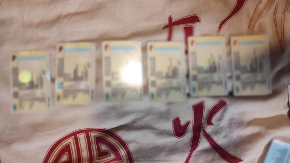 Викрито групу осіб, які виготовляли фальшиві свідоцтва про реєстрацію автомобілів