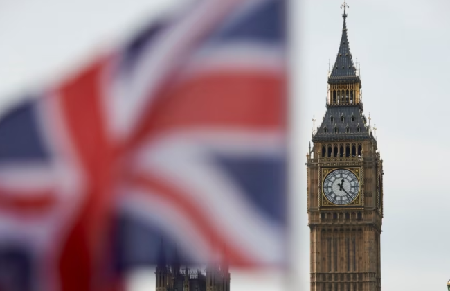 Видають гроші на шоферів, кухарів та покоївок: Британія пом'якшує санкції проти російських олігархів