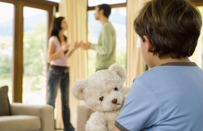 Какова процедура разрешения семейных споров по определению места жительства ребенка: разъяснение