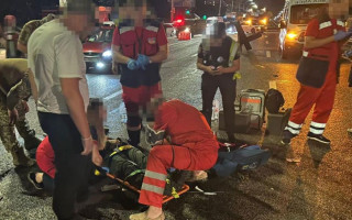 Збитий у Києві на блокпосту нацгвардієць знаходиться в реанімації