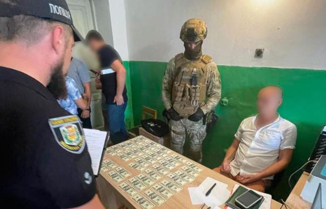 $4000 хабаря за рішення про непридатність до військової служби: на Полтавщині затримали члена ВЛК