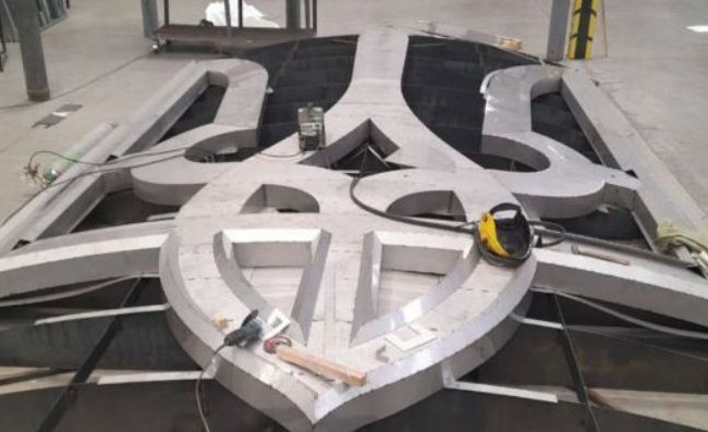 Тризуб для Родины-матери: Запорожсталь не согласна с претензиями Минкульта к качеству своей стали