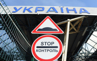 Скористатися е-чергою тепер зможуть водії легкових автомобілів, а також автобусів