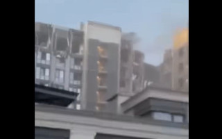 Ракетний удар по будинку у Дніпрі: Зеленський оприлюднив відео з наслідками