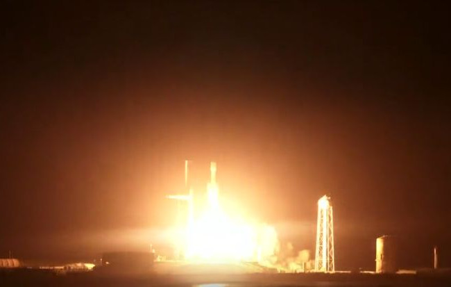 Ракета SpaceX відправила на орбіту найважчий комерційний супутник зв’язку, відео