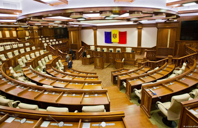 У Молдові запровадять кримінальну відповідальність за політичну корупцію