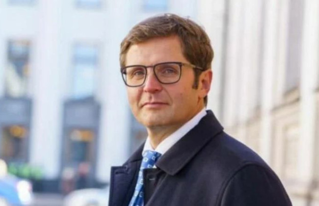 «Слуга народа» Холодов, который уже полгода находится на Кипре, решил сложить мандат