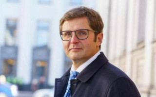 «Слуга народу» Холодов, який вже пів року перебуває на Кіпрі, вирішив скласти мандат