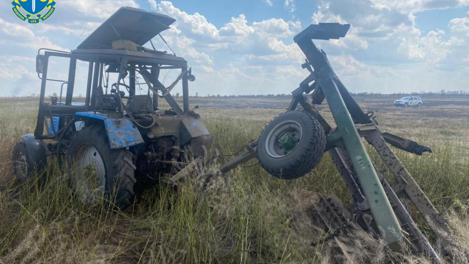 На Херсонщині тракторист підірвався на міні: водія госпіталізували