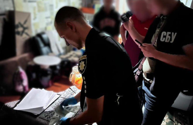 В Полтавской области работник военкомата изготавливал документы для пересечения госграницы