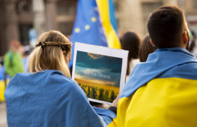 Близько 6,2 млн українців зараз знаходиться за кордоном через війну