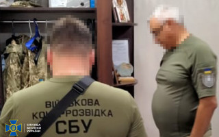 Требовал «отката» за ремонт казарм для мобилизованных в ВСУ: в Одессе разоблачили военного чиновника