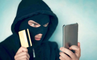 Представився працівником банку: чоловік ошукав киянку на понад 34 000 грн