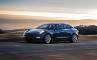 Водії нових автомобілів Tesla скаржаться на проблеми із рульовим керуванням: у США проводять розслідування